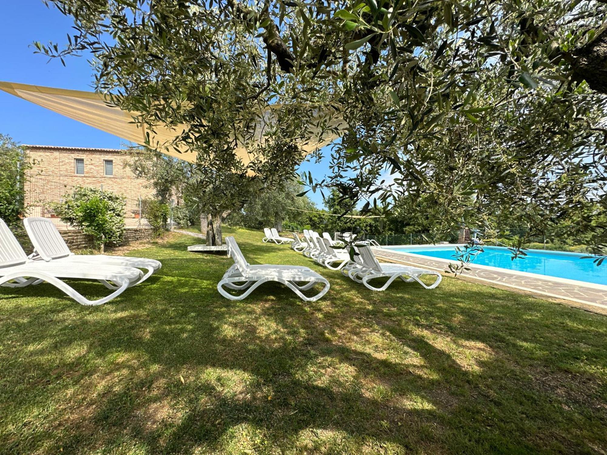 Agriturismo Case Al Sole Loreto Exterior foto